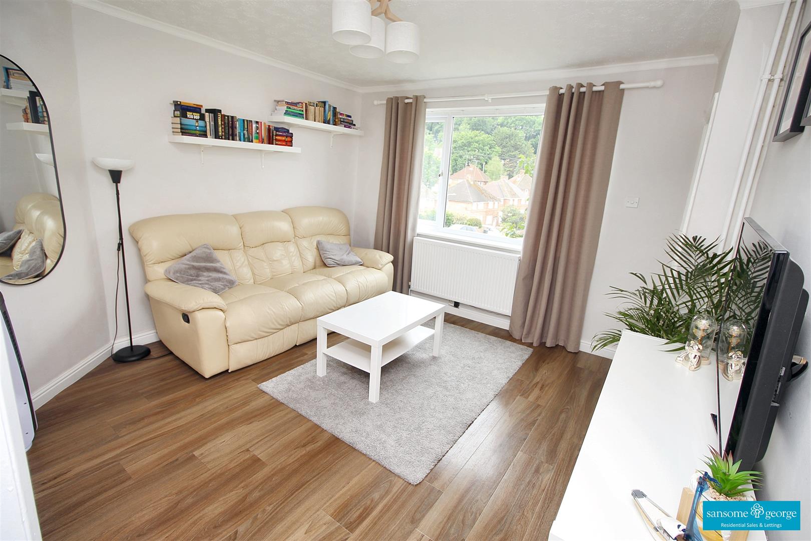 3 bed property in Rodway Road, Reading